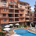 Efir Aparthotel *