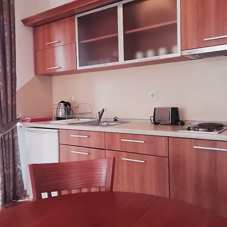 Efir Apartmanhotel *